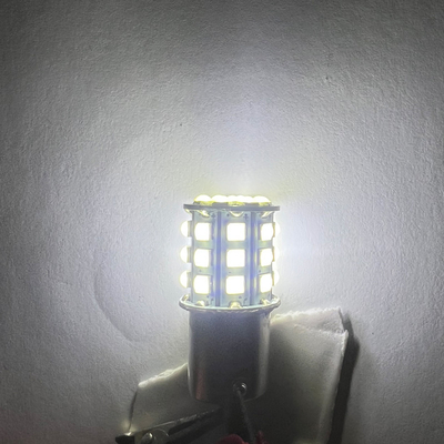 Signales de giro LED blancos de larga duración para automóviles 12V Cuerpo de aleación de aluminio Blanco Amarillo Rojo 3030 33SMD